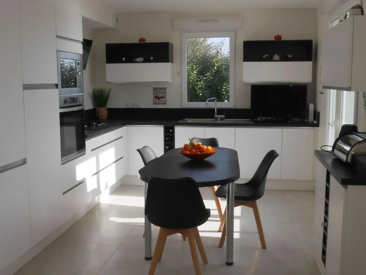 180° Panoramic Sea View, Direct Beach Location, Locmaria-Plouzane Villa