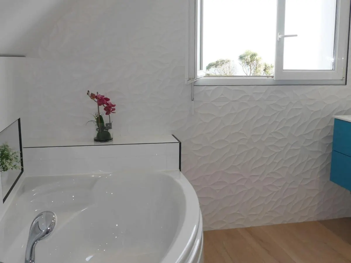 فيلا 180° Panoramic Sea View, Direct Beach Location, Locmaria-Plouzane 0*,  فرنسا