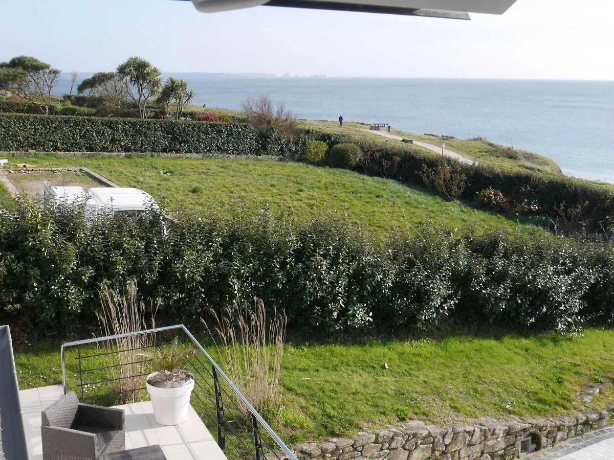 بيت للعطل فيلا 180° Panoramic Sea View, Direct Beach Location, Locmaria-Plouzane