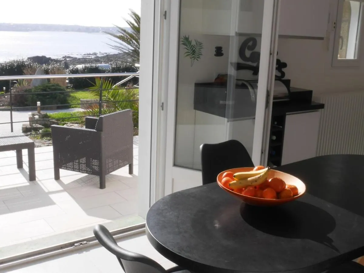 180° Panoramic Sea View, Direct Beach Location, Locmaria-Plouzane Villa Holiday home