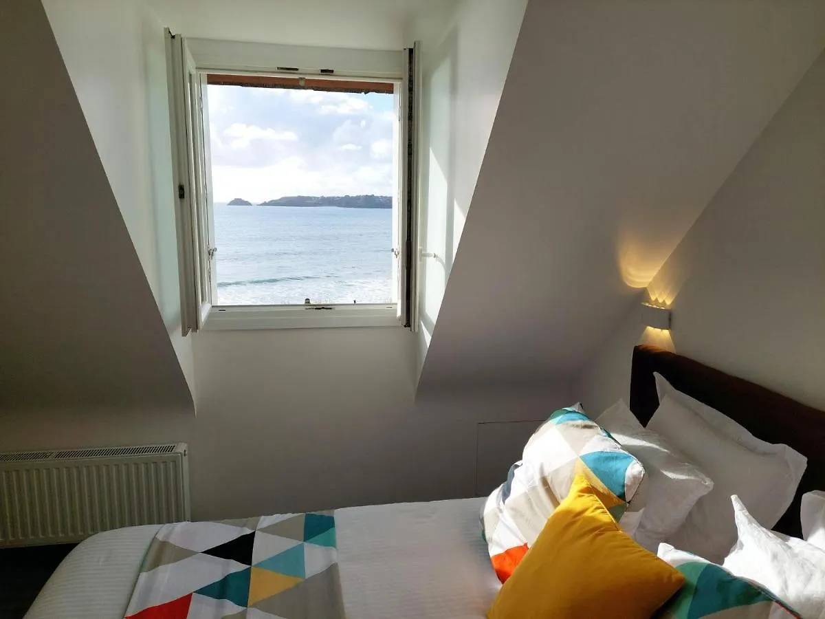 فيلا 180° Panoramic Sea View, Direct Beach Location, Locmaria-Plouzane بيت للعطل